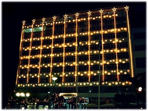 Χριστουγιεννιατικος Φωτισμός Δημαρχείου Πειραιά